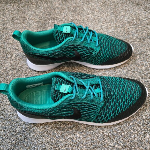 WINTER SALE! NWOT Nike Roshe Flyknit SE Lucid Green/Black/White Men Size 10.5 - Picture 4 of 5